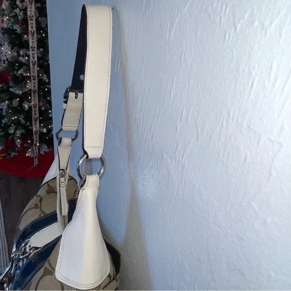 Coach Signature Jacquard Shoulder Bag F10993 | Leather Trim | Authentic - Picture 5 of 10